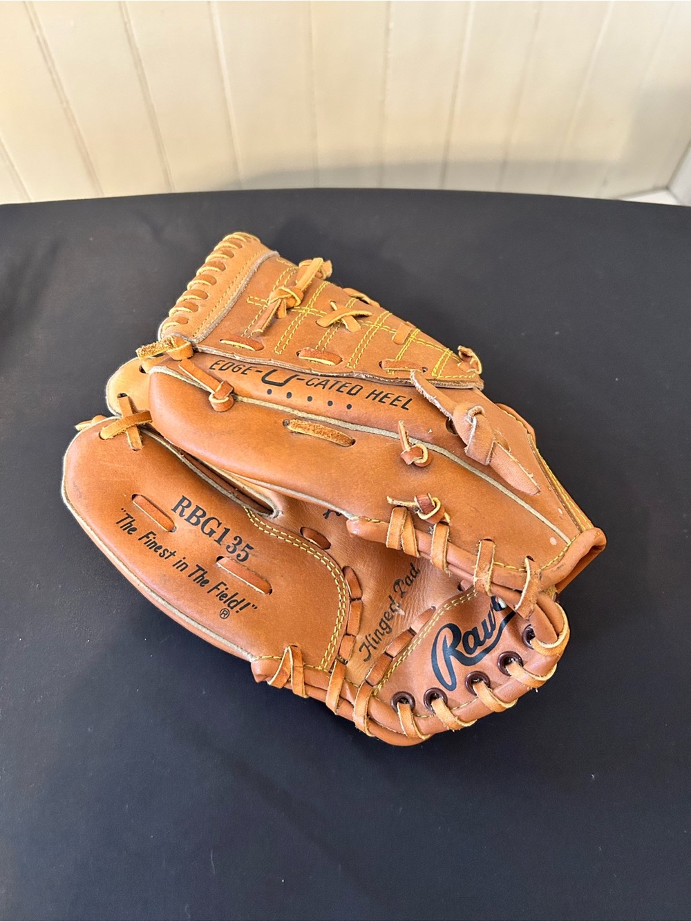 Vintage Rawlings RBG135 Youth Baseball Glove 11” Ricky Henderson 1990s